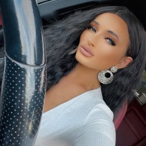 Meet your Posher, Inna